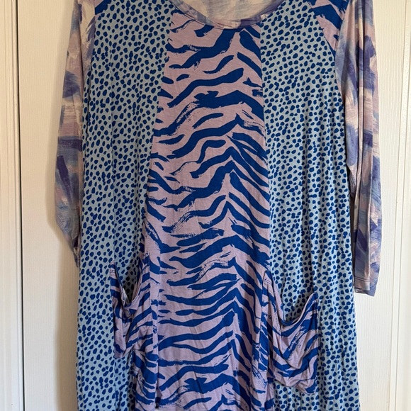 LOGO Lori Goldstein Women's Tunic Top with Pockets - Picture 2 of 6